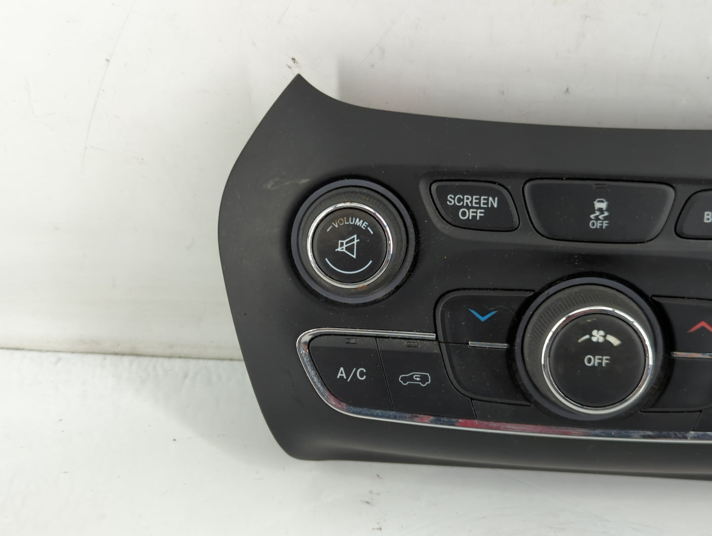 2015-2018 Jeep Cherokee Climate Control Module Temperature AC/Heater Replacement P/N:68293521AC Fits Fits 2015 2016 2017 2018 OEM Used Auto Parts - Oemusedautoparts1.com