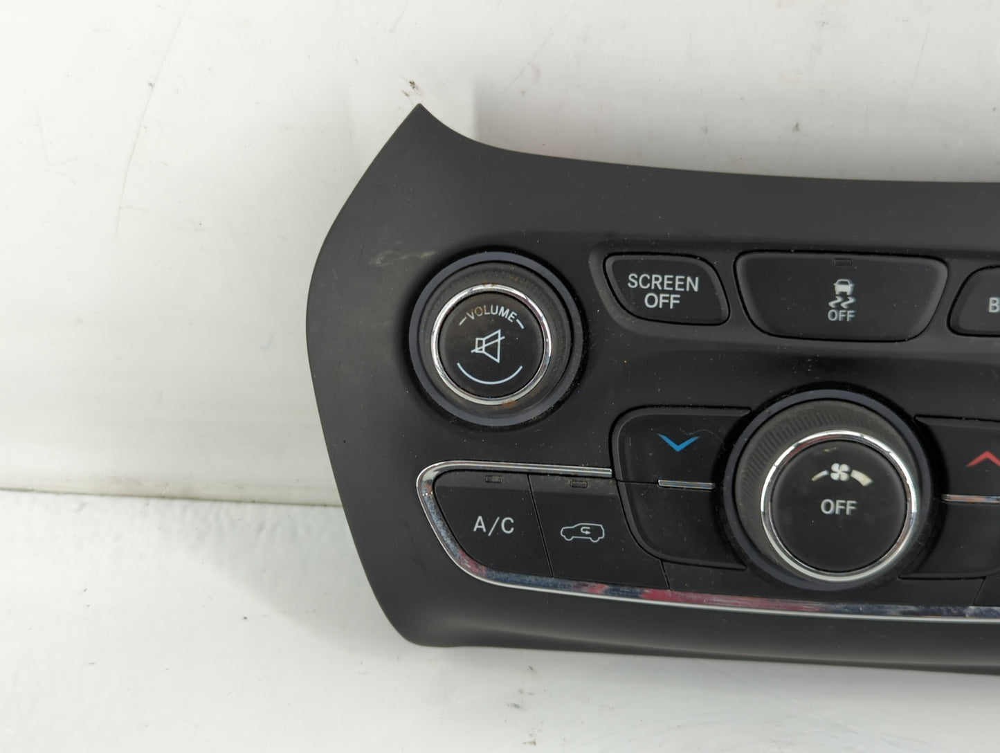 2015-2018 Jeep Cherokee Climate Control Module Temperature AC/Heater Replacement P/N:68293521AC Fits Fits 2015 2016 2017 2018 OEM Used Auto Parts - Oemusedautoparts1.com