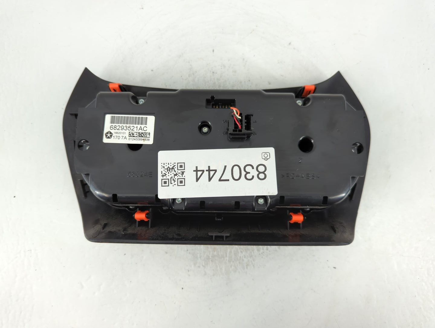 2015-2018 Jeep Cherokee Climate Control Module Temperature AC/Heater Replacement P/N:68293521AC Fits Fits 2015 2016 2017 2018 OEM Used Auto Parts - Oemusedautoparts1.com