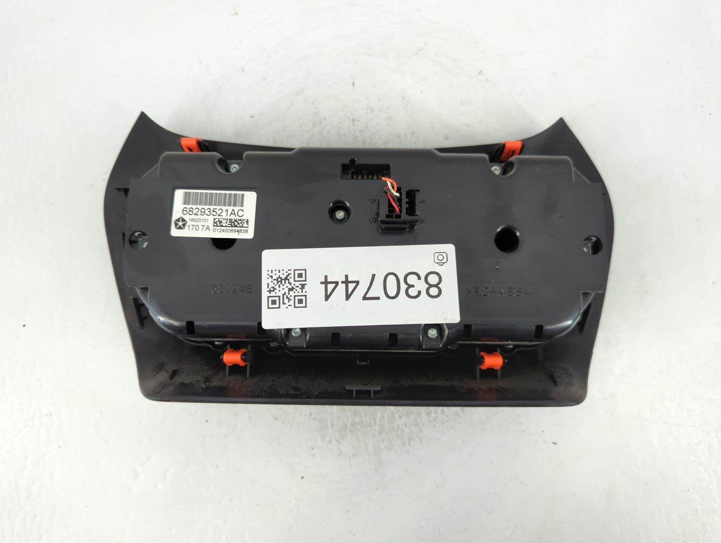 2015-2018 Jeep Cherokee Climate Control Module Temperature AC/Heater Replacement P/N:68293521AC Fits Fits 2015 2016 2017 2018 OEM Used Auto Parts - Oemusedautoparts1.com