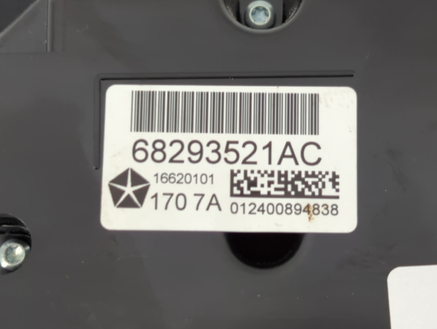 2015-2018 Jeep Cherokee Climate Control Module Temperature AC/Heater Replacement P/N:68293521AC Fits Fits 2015 2016 2017 2018 OEM Used Auto Parts - Oemusedautoparts1.com