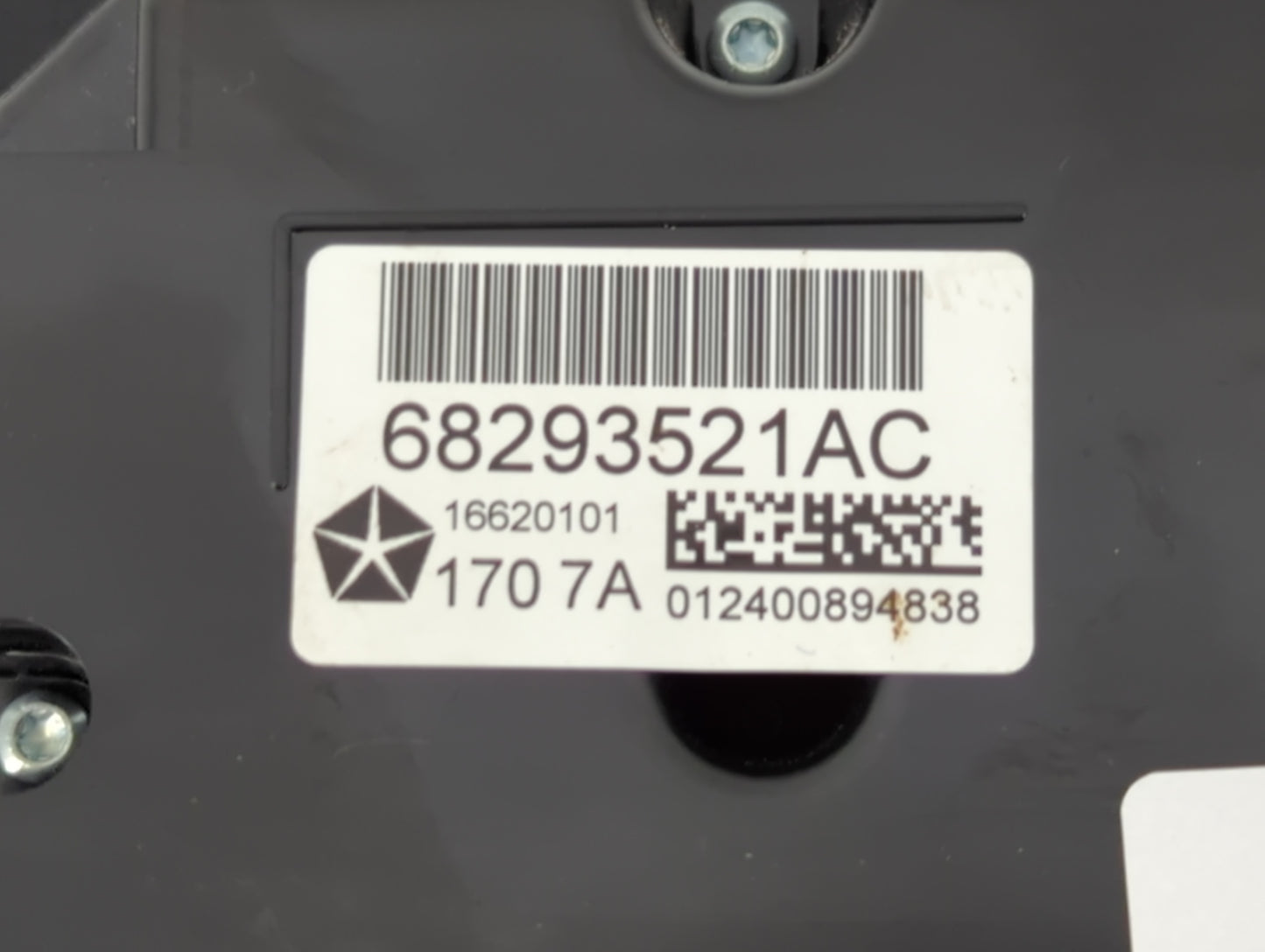 2015-2018 Jeep Cherokee Climate Control Module Temperature AC/Heater Replacement P/N:68293521AC Fits Fits 2015 2016 2017 2018 OEM Used Auto Parts - Oemusedautoparts1.com