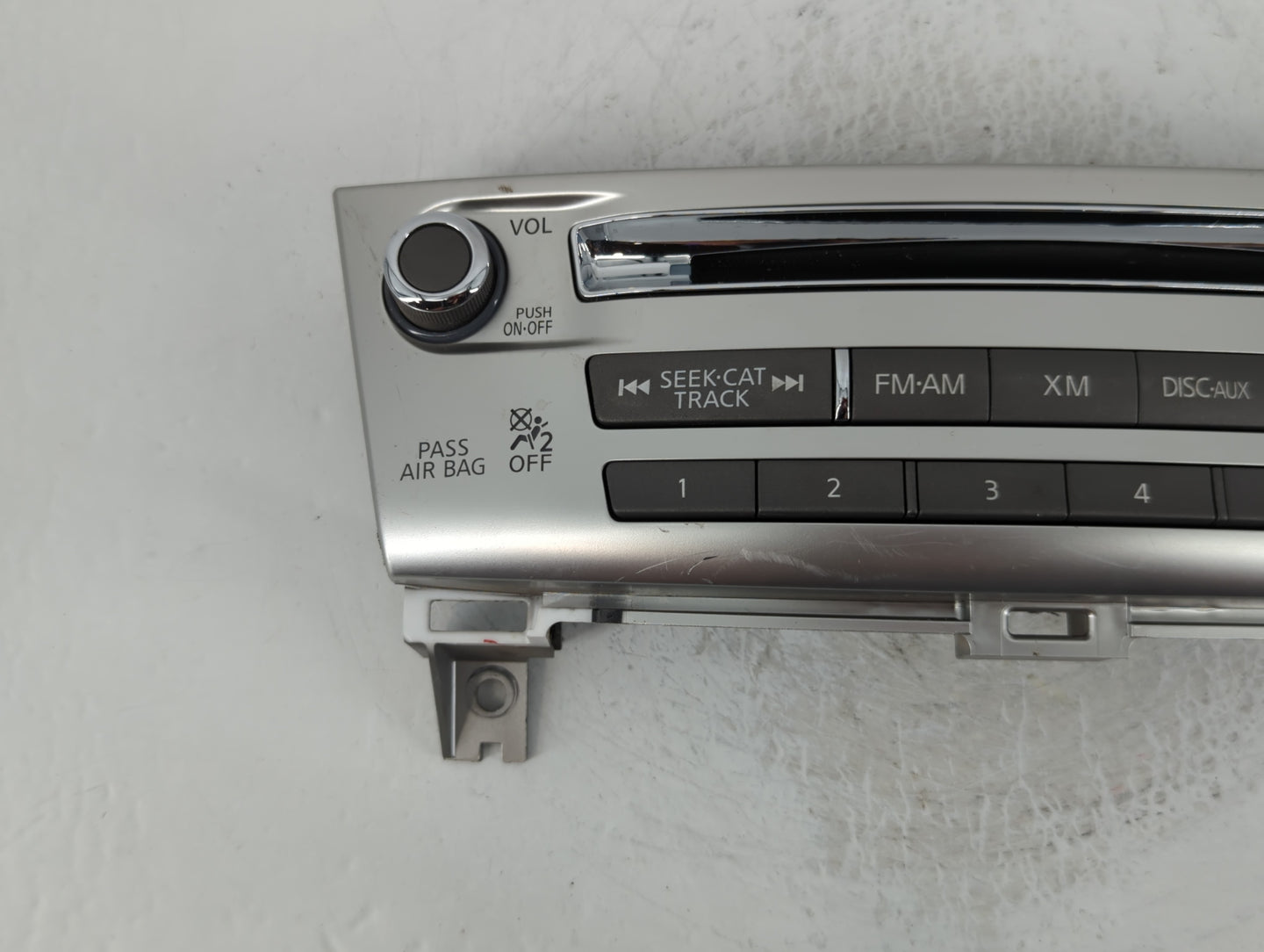 2014-2016 Infiniti Qx60 Radio AM FM Cd Player Receiver Replacement P/N:253913JA0A Fits Fits 2013 2014 2015 2016 OEM Used Auto Parts - Oemusedautoparts1.com