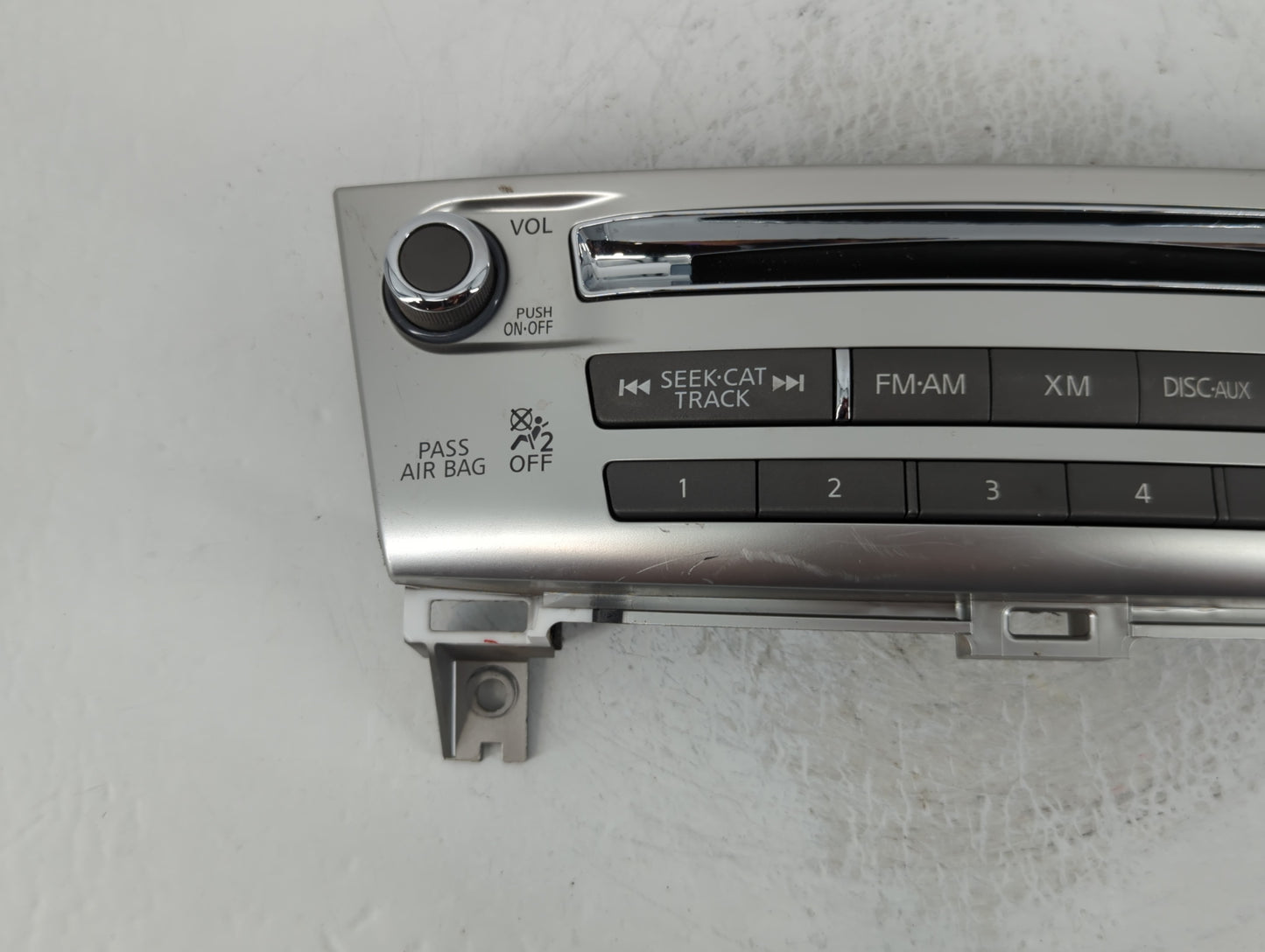 2014-2016 Infiniti Qx60 Radio AM FM Cd Player Receiver Replacement P/N:253913JA0A Fits Fits 2013 2014 2015 2016 OEM Used Auto Parts - Oemusedautoparts1.com