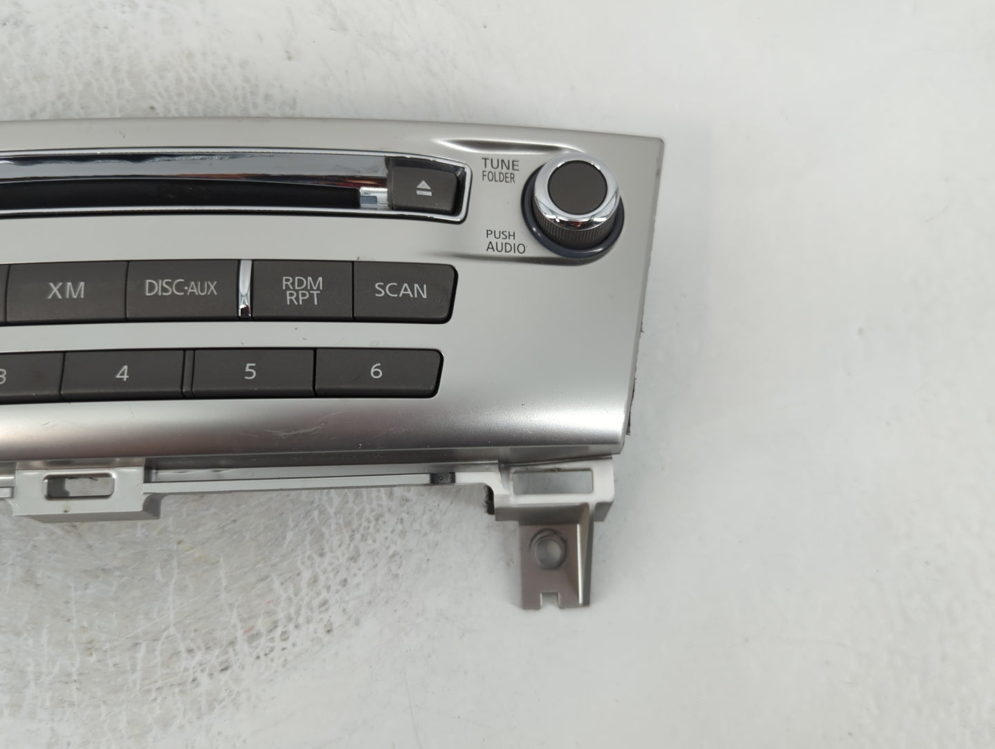 2014-2016 Infiniti Qx60 Radio AM FM Cd Player Receiver Replacement P/N:253913JA0A Fits Fits 2013 2014 2015 2016 OEM Used Auto Parts - Oemusedautoparts1.com