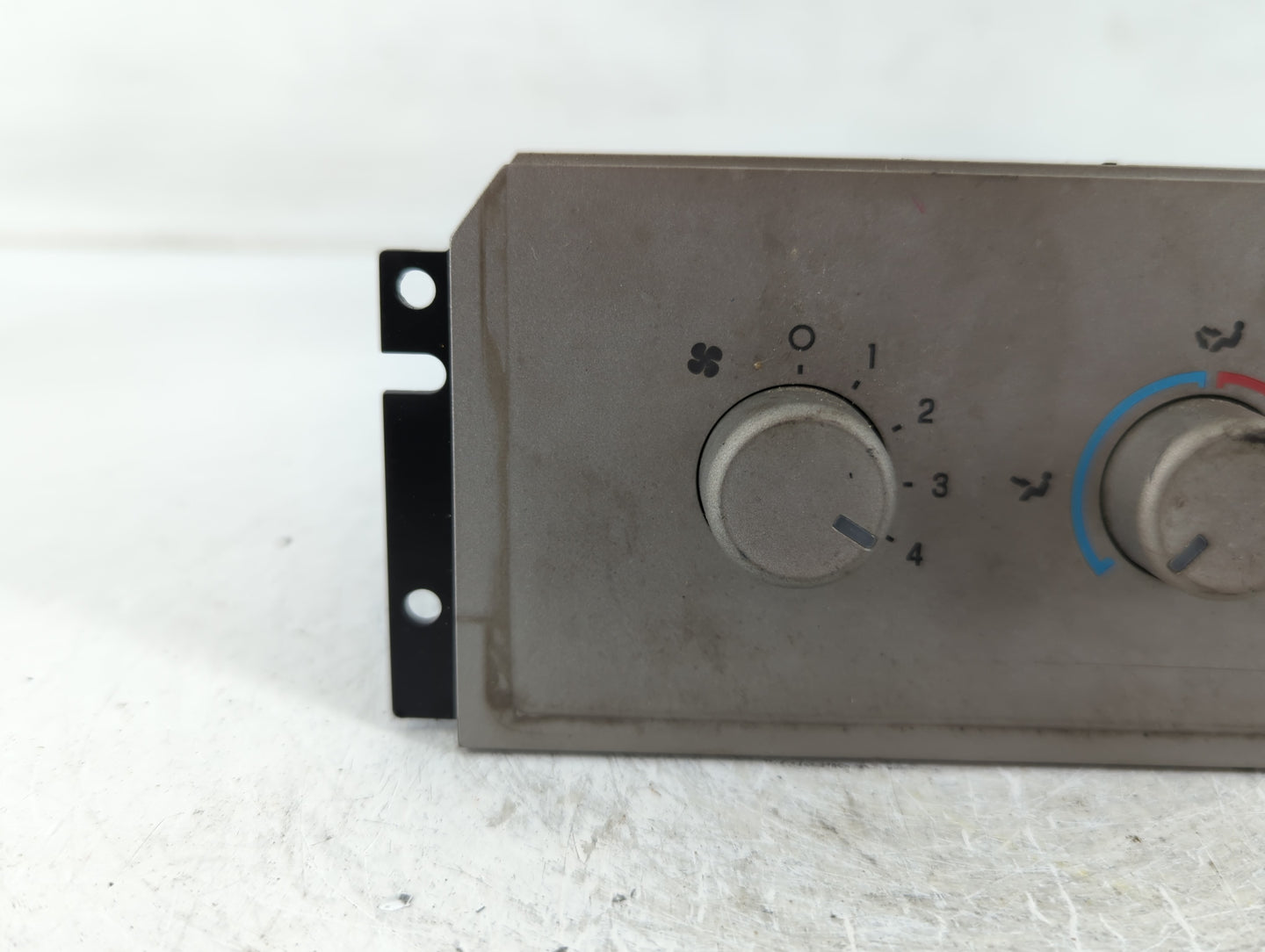 2007 Lincoln Navigator Climate Control Module Temperature AC/Heater Replacement P/N:7L74-19980-AC Fits OEM Used Auto Parts - Oemusedautoparts1.com