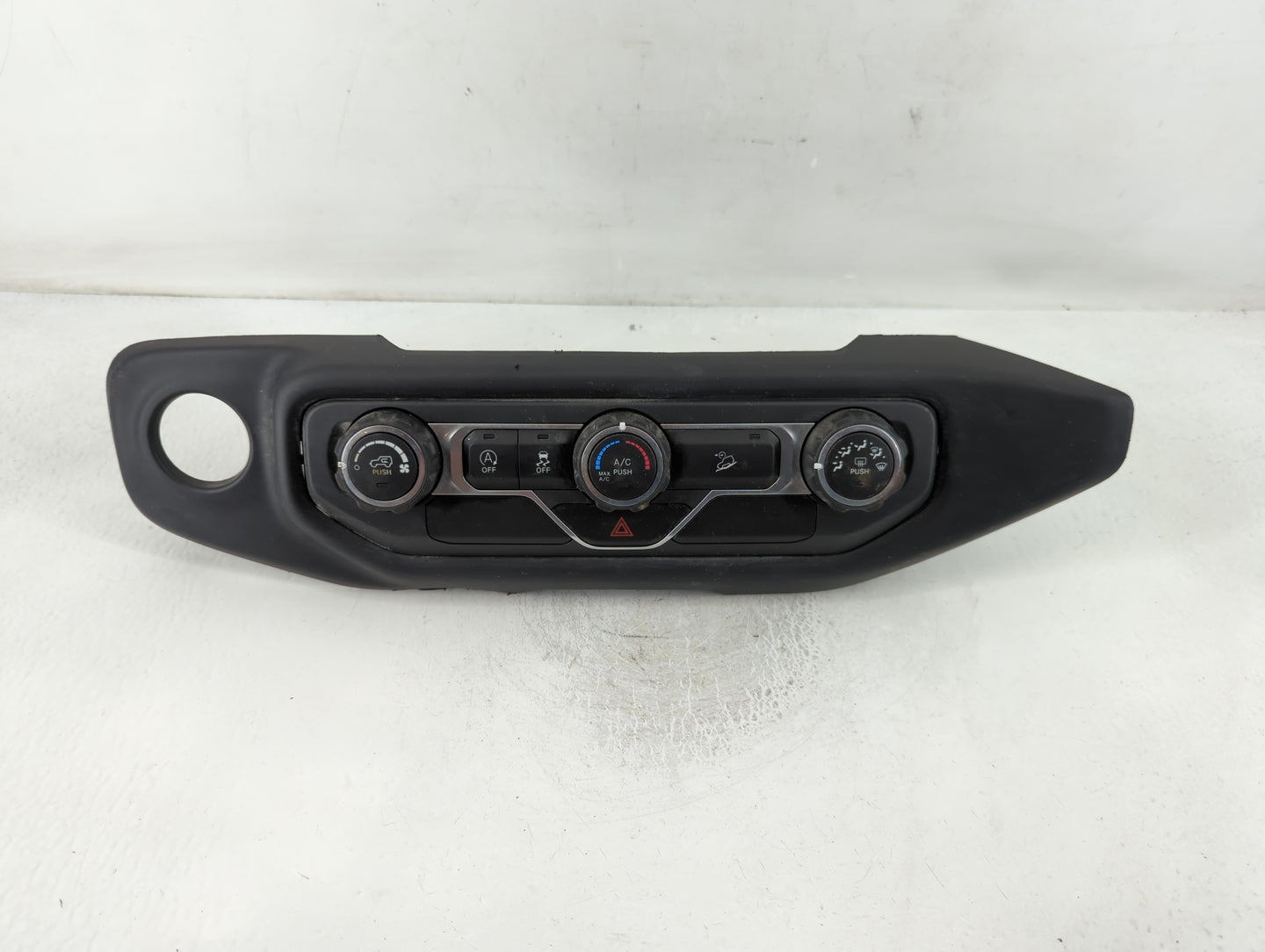 2014-2018 Jeep Wrangler Climate Control Module Temperature AC/Heater Replacement P/N:P6BE36DX0AC Fits OEM Used Auto Parts - Oemusedautoparts1.com