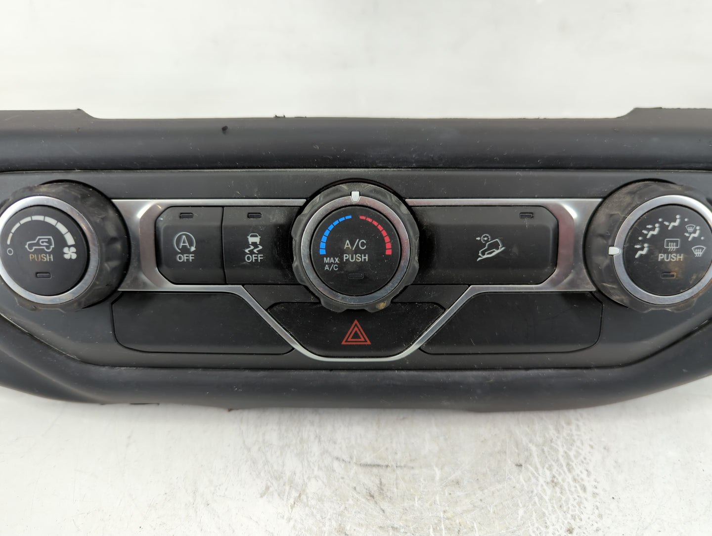 2014-2018 Jeep Wrangler Climate Control Module Temperature AC/Heater Replacement P/N:P6BE36DX0AC Fits OEM Used Auto Parts - Oemusedautoparts1.com