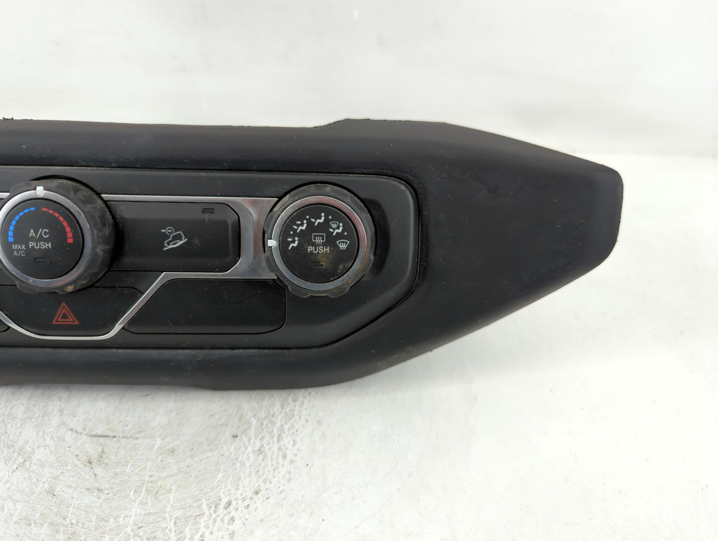 2014-2018 Jeep Wrangler Climate Control Module Temperature AC/Heater Replacement P/N:P6BE36DX0AC Fits OEM Used Auto Parts - Oemusedautoparts1.com