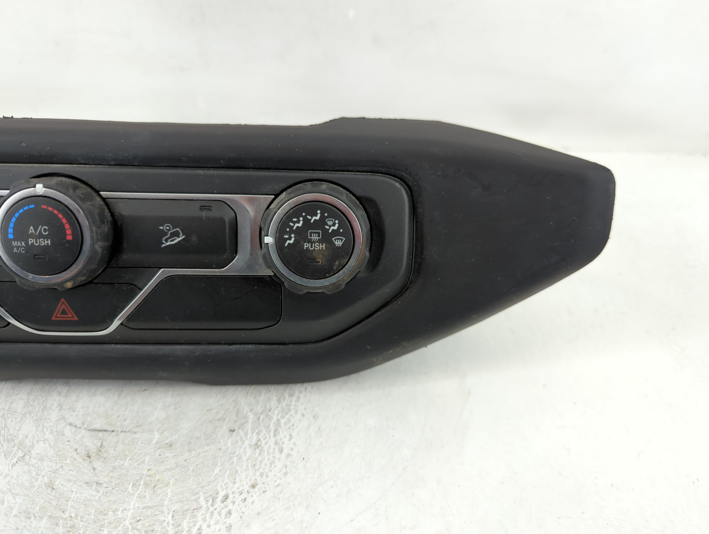 2014-2018 Jeep Wrangler Climate Control Module Temperature AC/Heater Replacement P/N:P6BE36DX0AC Fits OEM Used Auto Parts - Oemusedautoparts1.com