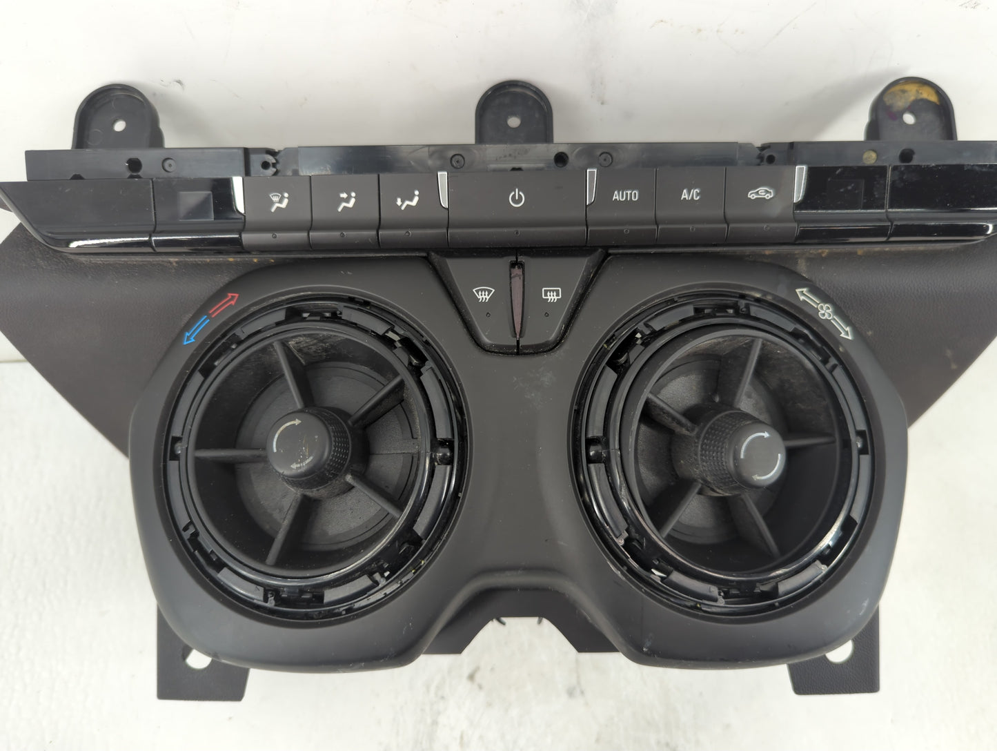 2016-2017 Chevrolet Camaro Climate Control Module Temperature AC/Heater Replacement P/N:84078979 Fits Fits 2016 2017 OEM Used Auto Parts - Oemusedautoparts1.com