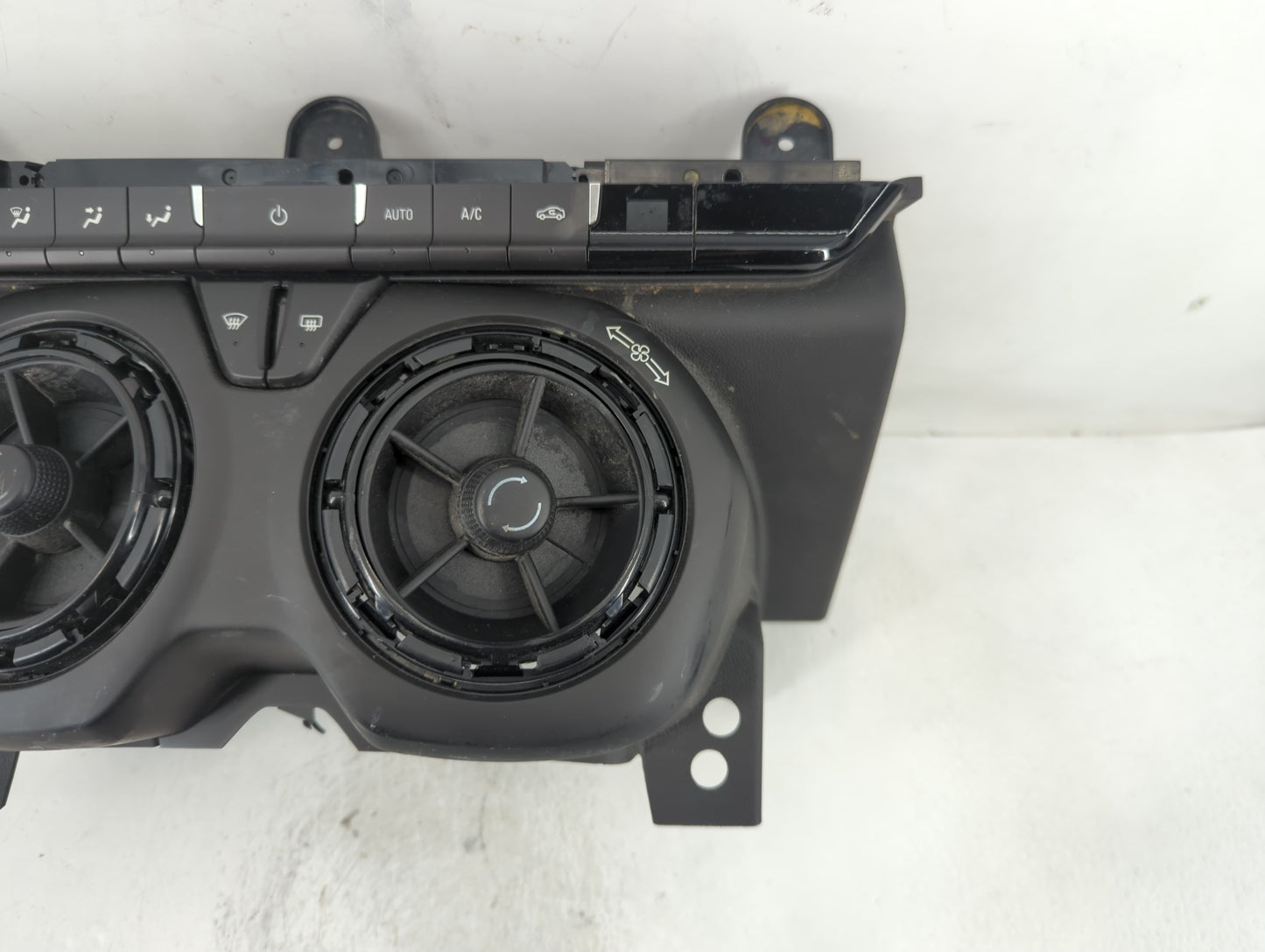2016-2017 Chevrolet Camaro Climate Control Module Temperature AC/Heater Replacement P/N:84078979 Fits Fits 2016 2017 OEM Used Auto Parts - Oemusedautoparts1.com