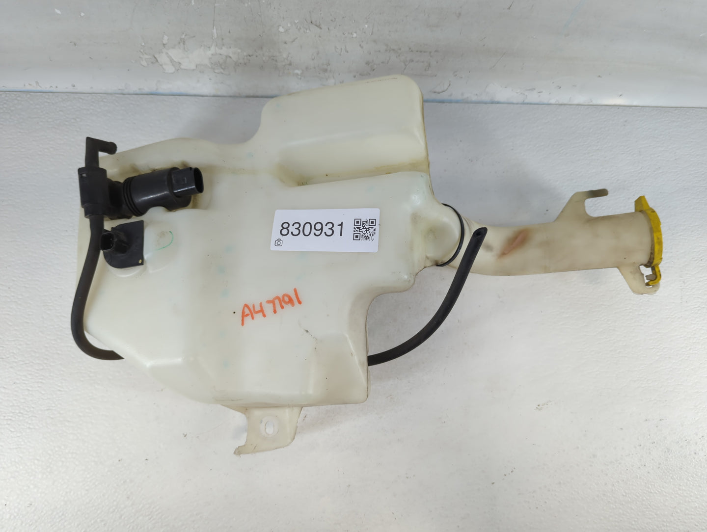 Dodge Caravan Windshield Washer Fluid Reservoir Bottle Oem - Oemusedautoparts1.com