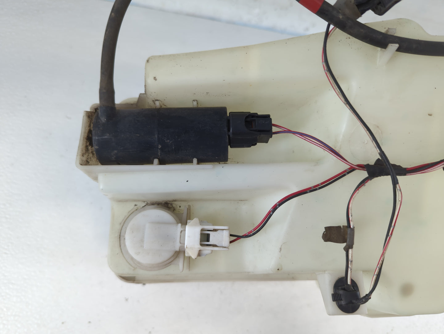 2007-2013 Nissan Altima Windshield Washer Fluid Reservoir Bottle Oem - Oemusedautoparts1.com