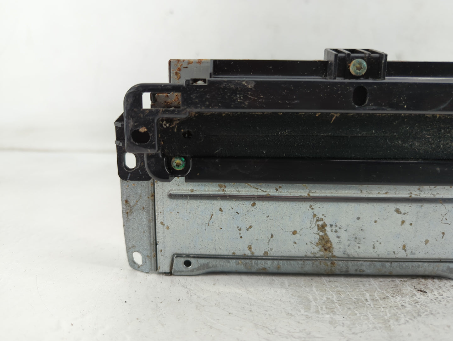 2018-2020 Dodge Journey Radio AM FM Cd Player Receiver Replacement P/N:P68209665AD Fits Fits 2018 2019 2020 OEM Used Auto Parts - Oemusedautoparts1.com