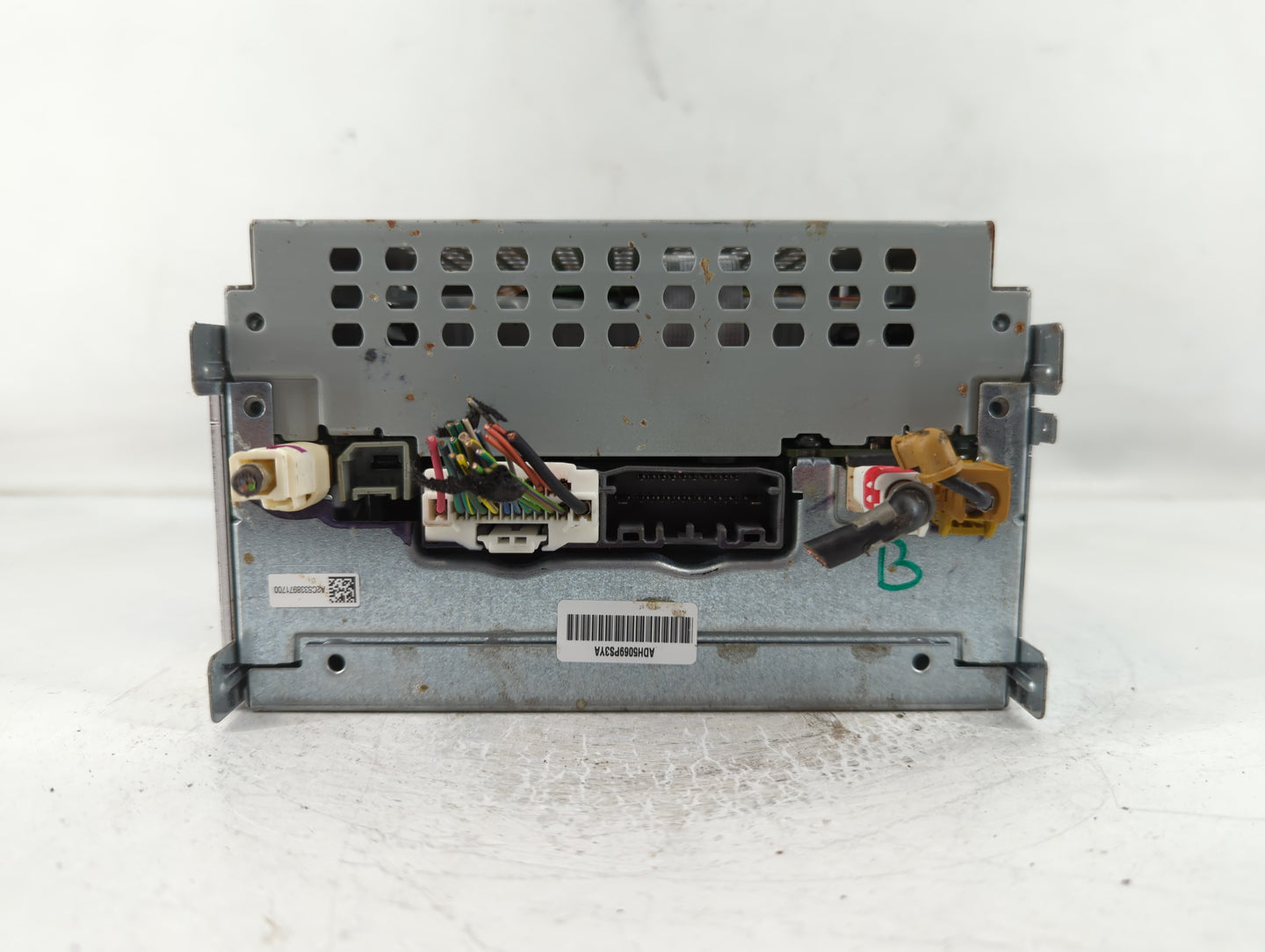 2018-2020 Dodge Journey Radio AM FM Cd Player Receiver Replacement P/N:P68209665AD Fits Fits 2018 2019 2020 OEM Used Auto Parts - Oemusedautoparts1.com