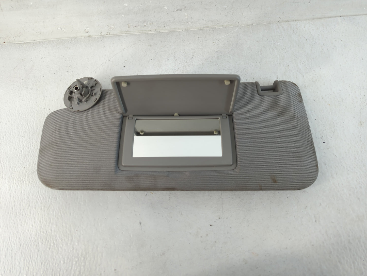 2017-2020 Chevrolet Trax Sun Visor Shade Replacement Driver Left Mirror Fits Fits 2017 2018 2019 2020 OEM Used Auto Parts - Oemusedautoparts1.com