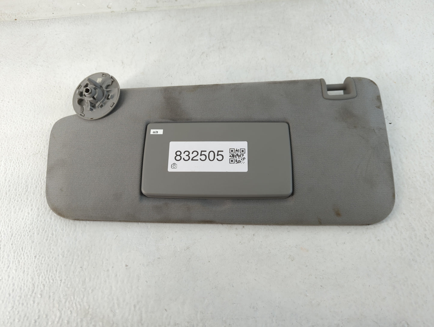 2017-2020 Chevrolet Trax Sun Visor Shade Replacement Driver Left Mirror Fits Fits 2017 2018 2019 2020 OEM Used Auto Parts - Oemusedautoparts1.com