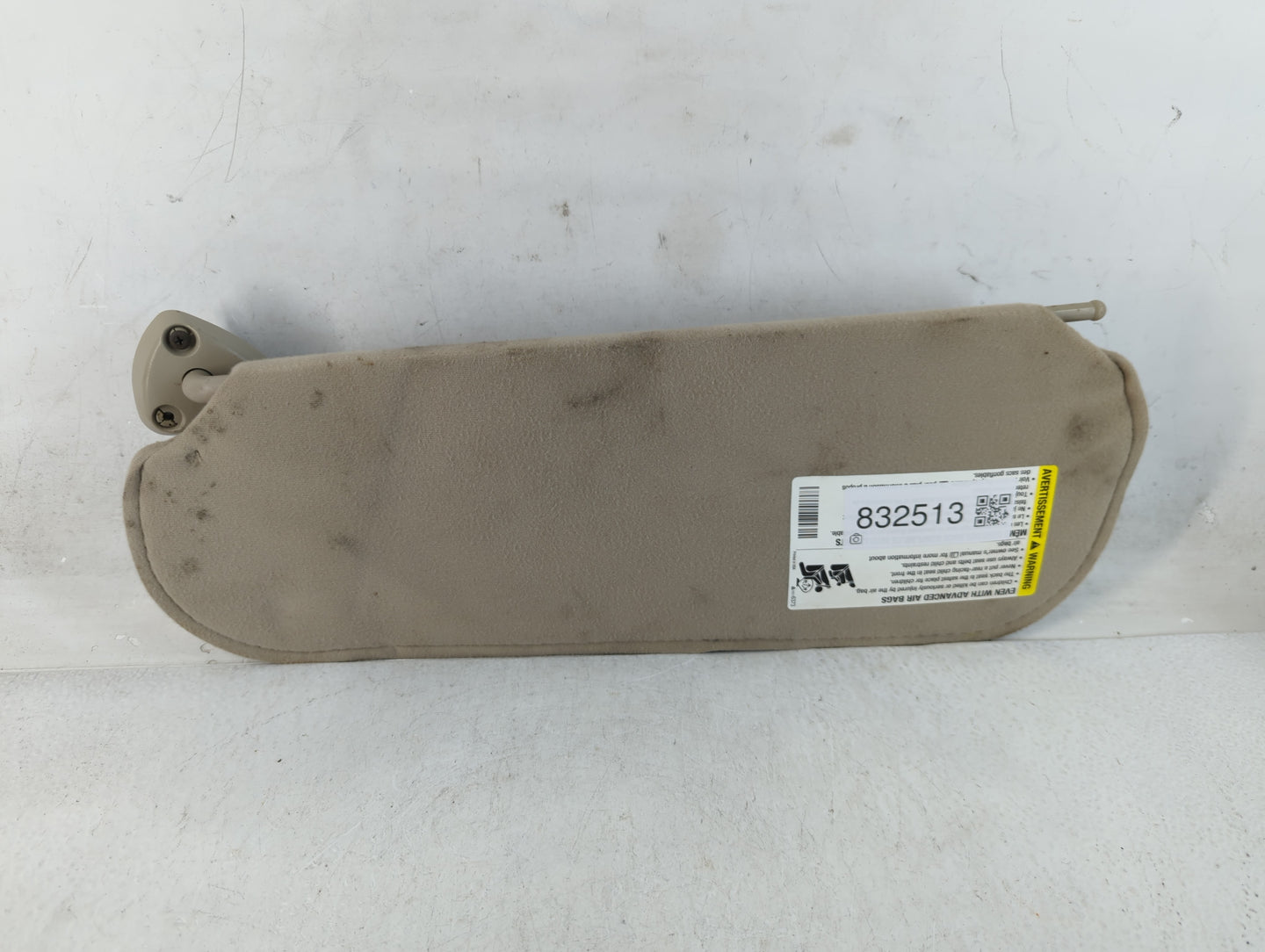 2003-2014 Chevrolet Express 1500 Sun Visor Shade Replacement Passenger Right Mirror Fits OEM Used Auto Parts - Oemusedautoparts1.com