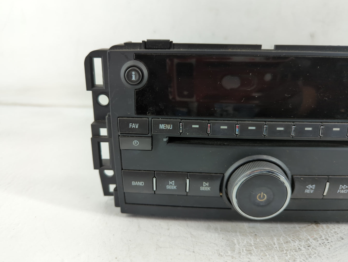 2009 Saturn Outlook Radio AM FM Cd Player Receiver Replacement P/N:25974804 Fits OEM Used Auto Parts - Oemusedautoparts1.com