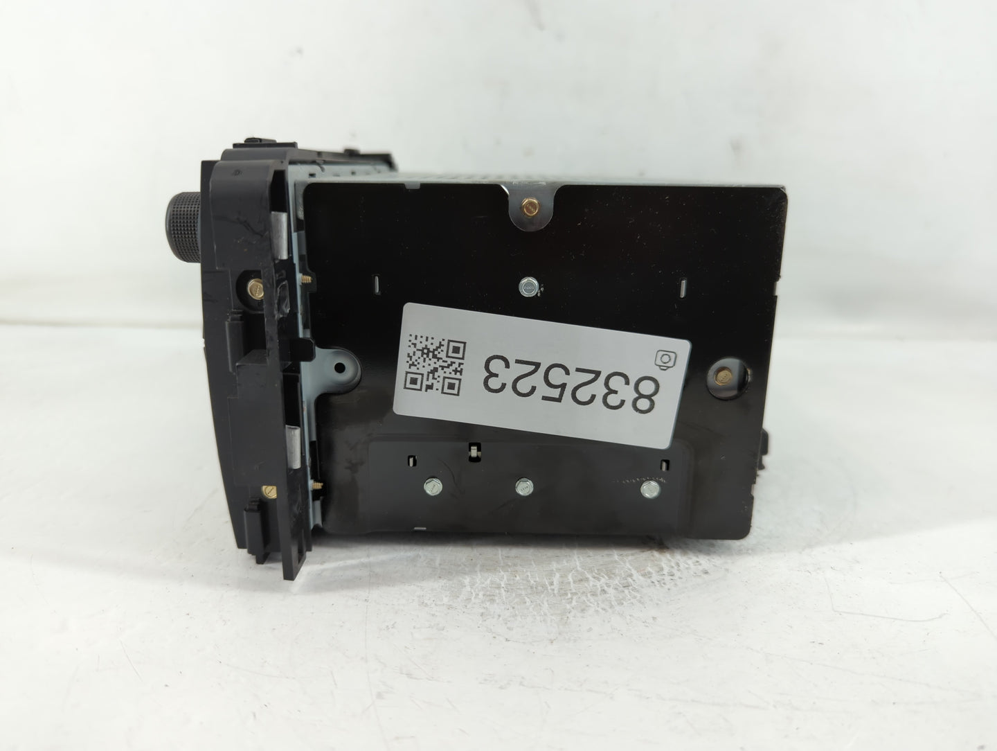 2009 Saturn Outlook Radio AM FM Cd Player Receiver Replacement P/N:25974804 Fits OEM Used Auto Parts - Oemusedautoparts1.com