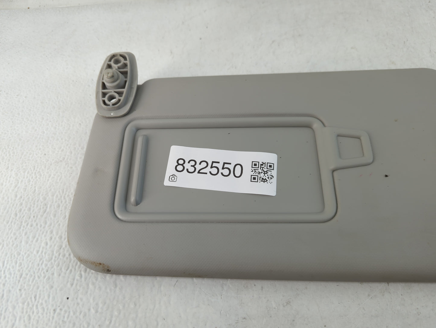 2020-2021 Kia Soul Sun Visor Shade Replacement Driver Left Mirror Fits Fits 2020 2021 OEM Used Auto Parts - Oemusedautoparts1.com
