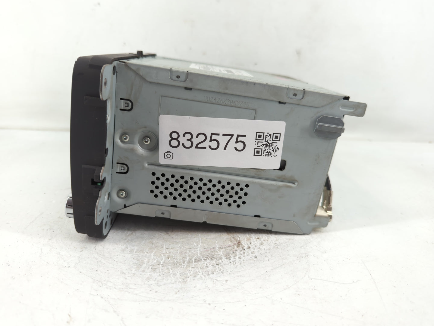 2009-2017 Volkswagen Tiguan Radio AM FM Cd Player Receiver Replacement P/N:5N0 035 164 A Fits OEM Used Auto Parts - Oemusedautoparts1.com
