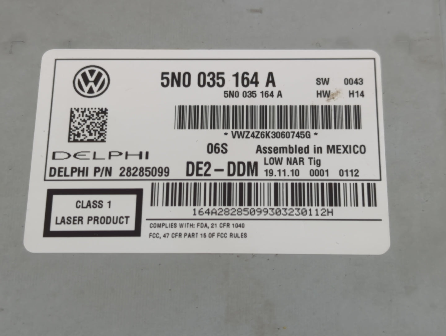 2009-2017 Volkswagen Tiguan Radio AM FM Cd Player Receiver Replacement P/N:5N0 035 164 A Fits OEM Used Auto Parts - Oemusedautoparts1.com