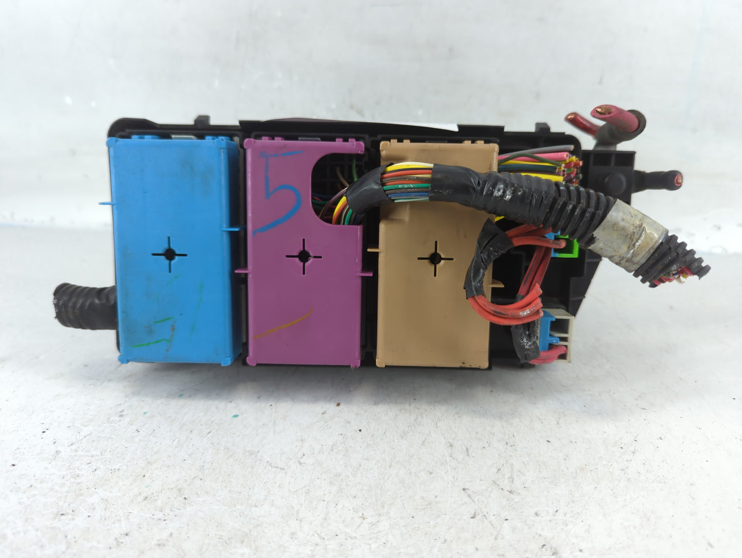 2006-2007 Saturn Vue Fusebox Fuse Box Panel Relay Module P/N:15796348 Fits Fits 2006 2007 OEM Used Auto Parts - Oemusedautoparts1.com