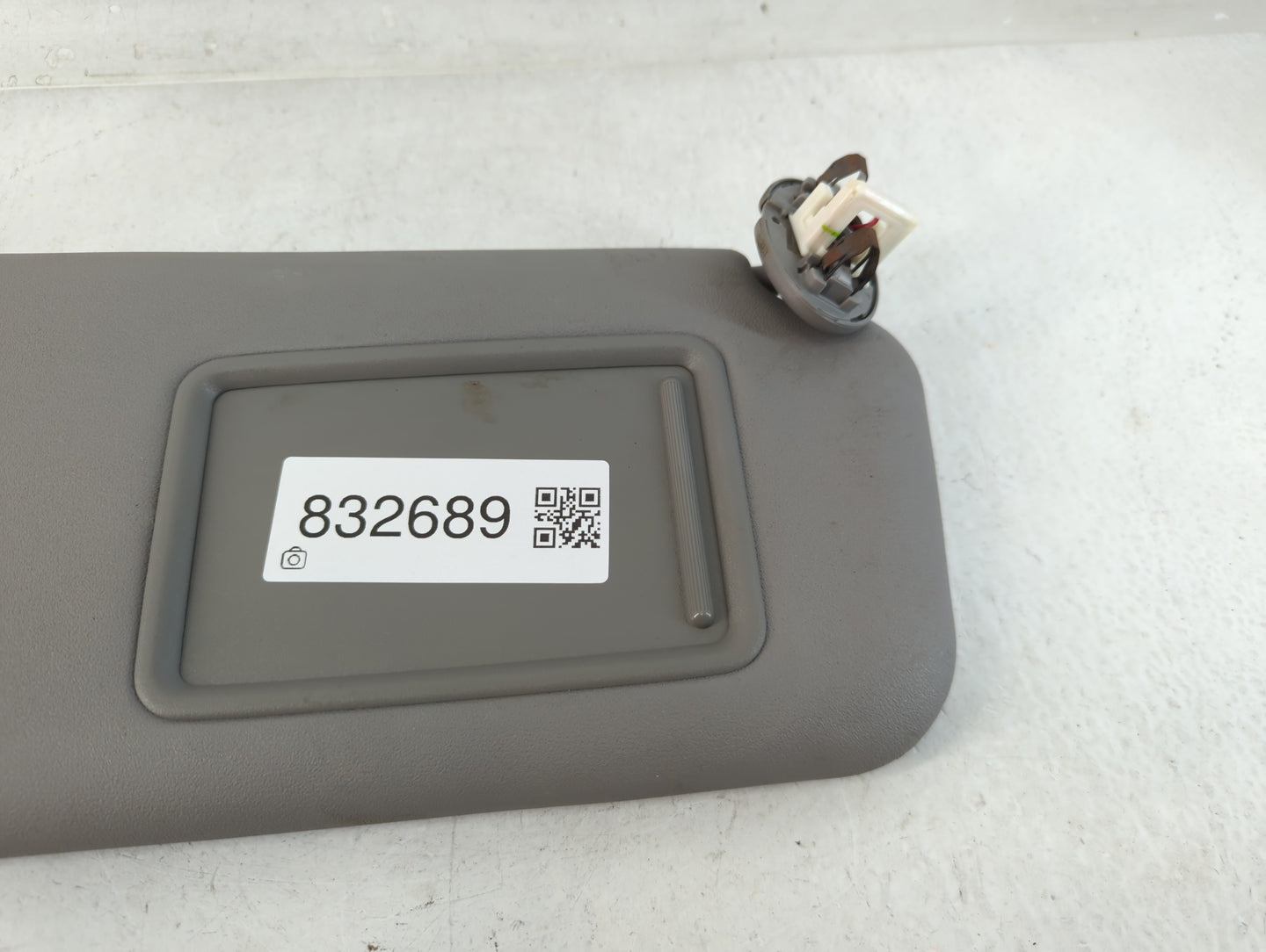 2010-2014 Toyota Rav4 Sun Visor Shade Replacement Passenger Right Mirror Fits Fits 2010 2011 2012 2013 2014 OEM Used Auto Parts - Oemusedautoparts1.com