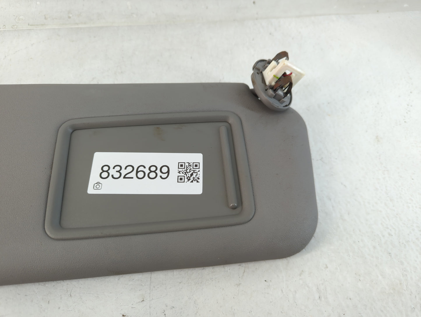 2010-2014 Toyota Rav4 Sun Visor Shade Replacement Passenger Right Mirror Fits Fits 2010 2011 2012 2013 2014 OEM Used Auto Parts - Oemusedautoparts1.com