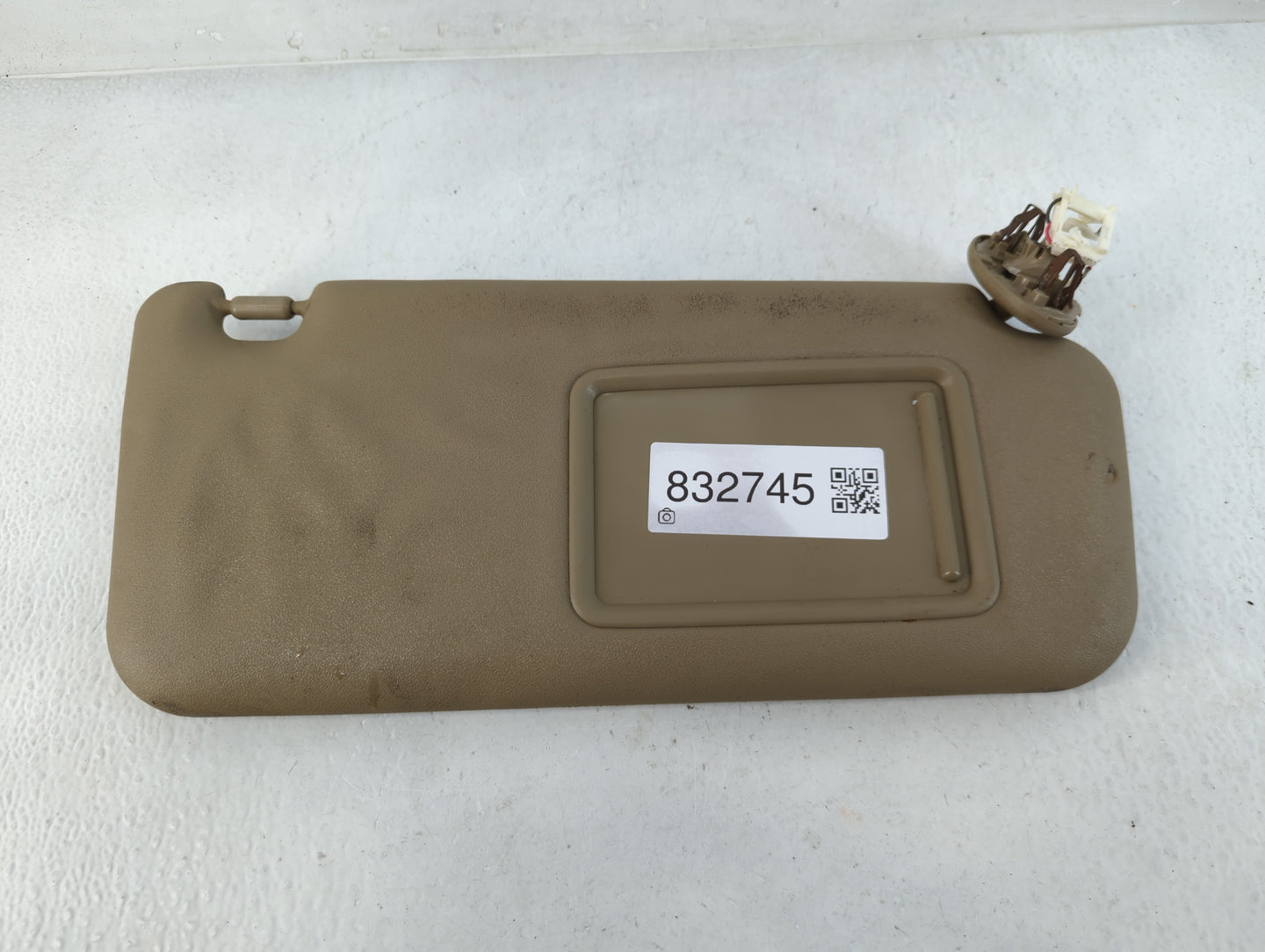 2006-2009 Toyota Rav4 Sun Visor Shade Replacement Passenger Right Mirror Fits Fits 2006 2007 2008 2009 OEM Used Auto Parts - Oemusedautoparts1.com