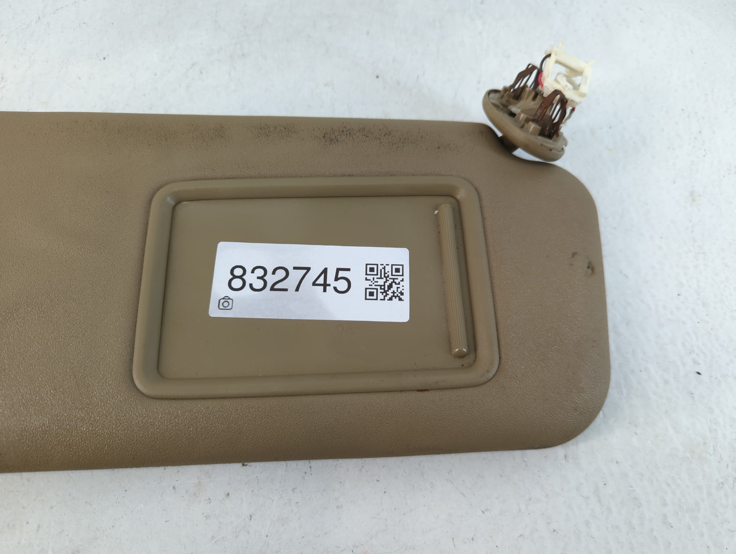 2006-2009 Toyota Rav4 Sun Visor Shade Replacement Passenger Right Mirror Fits Fits 2006 2007 2008 2009 OEM Used Auto Parts - Oemusedautoparts1.com