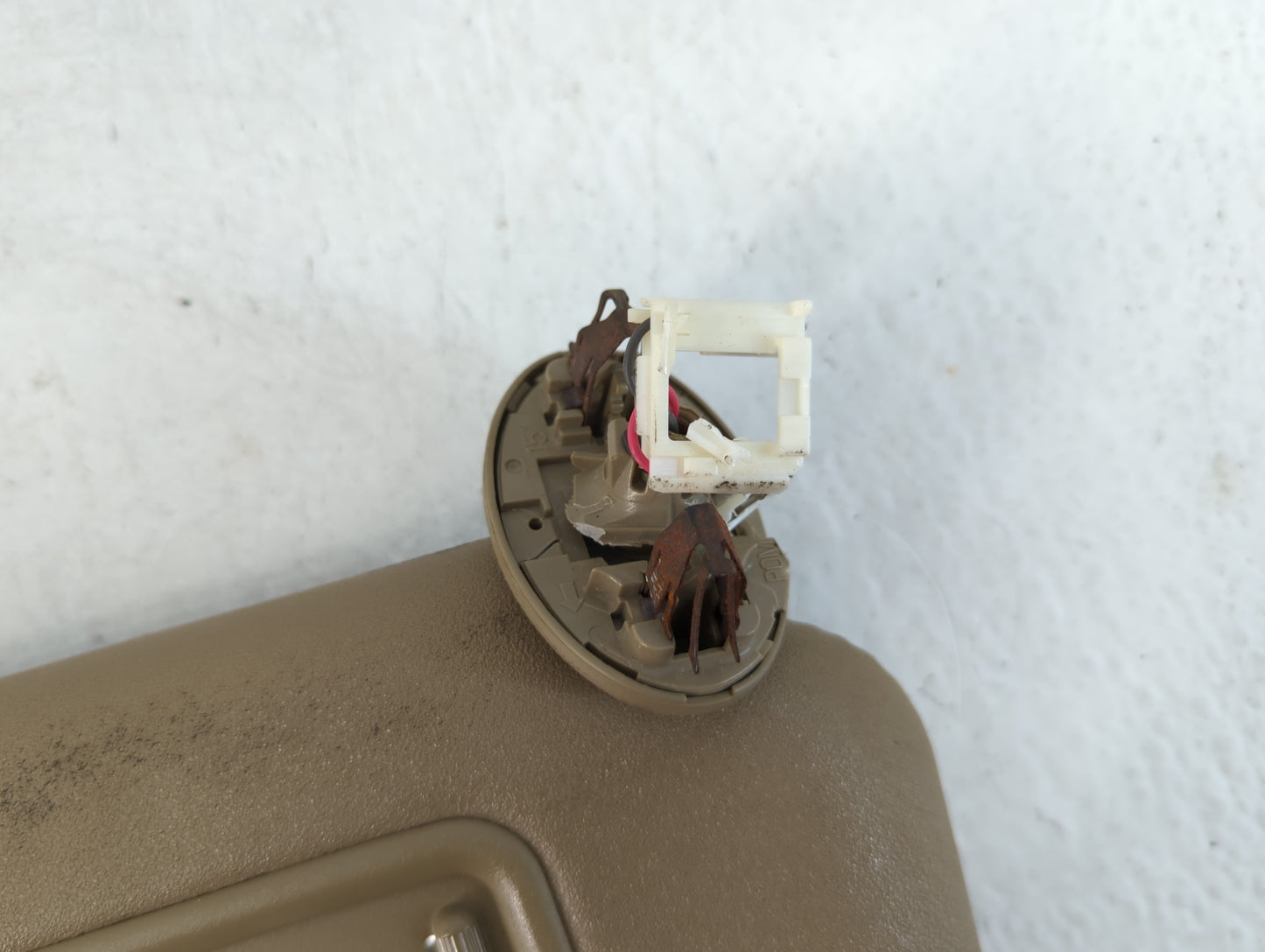 2006-2009 Toyota Rav4 Sun Visor Shade Replacement Passenger Right Mirror Fits Fits 2006 2007 2008 2009 OEM Used Auto Parts - Oemusedautoparts1.com