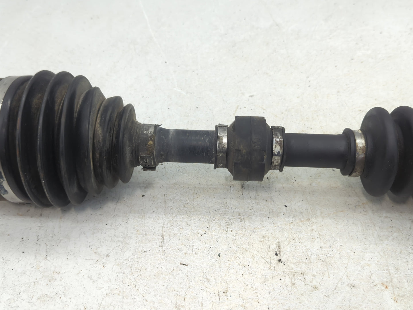 2002-2004 Nissan Altima Axle Shaft Front Driver Cv C/v - Oemusedautoparts1.com
