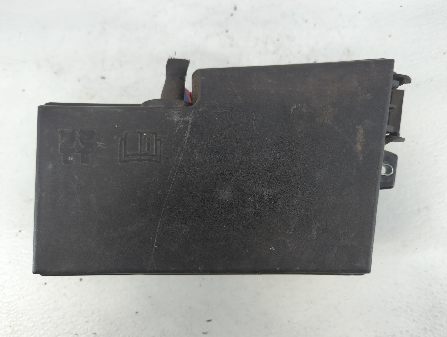 2013-2016 Ford Escape Fusebox Fuse Box Panel Relay Module P/N:AV6T-14A067 AD Fits Fits 2013 2014 2015 2016 OEM Used Auto Parts - Oemusedautoparts1.com