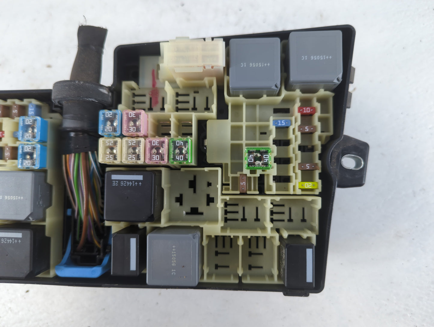 2013-2016 Ford Escape Fusebox Fuse Box Panel Relay Module P/N:AV6T-14A067 AD Fits Fits 2013 2014 2015 2016 OEM Used Auto Parts - Oemusedautoparts1.com