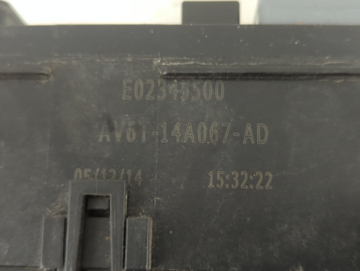 2013-2016 Ford Escape Fusebox Fuse Box Panel Relay Module P/N:AV6T-14A067 AD Fits Fits 2013 2014 2015 2016 OEM Used Auto Parts - Oemusedautoparts1.com