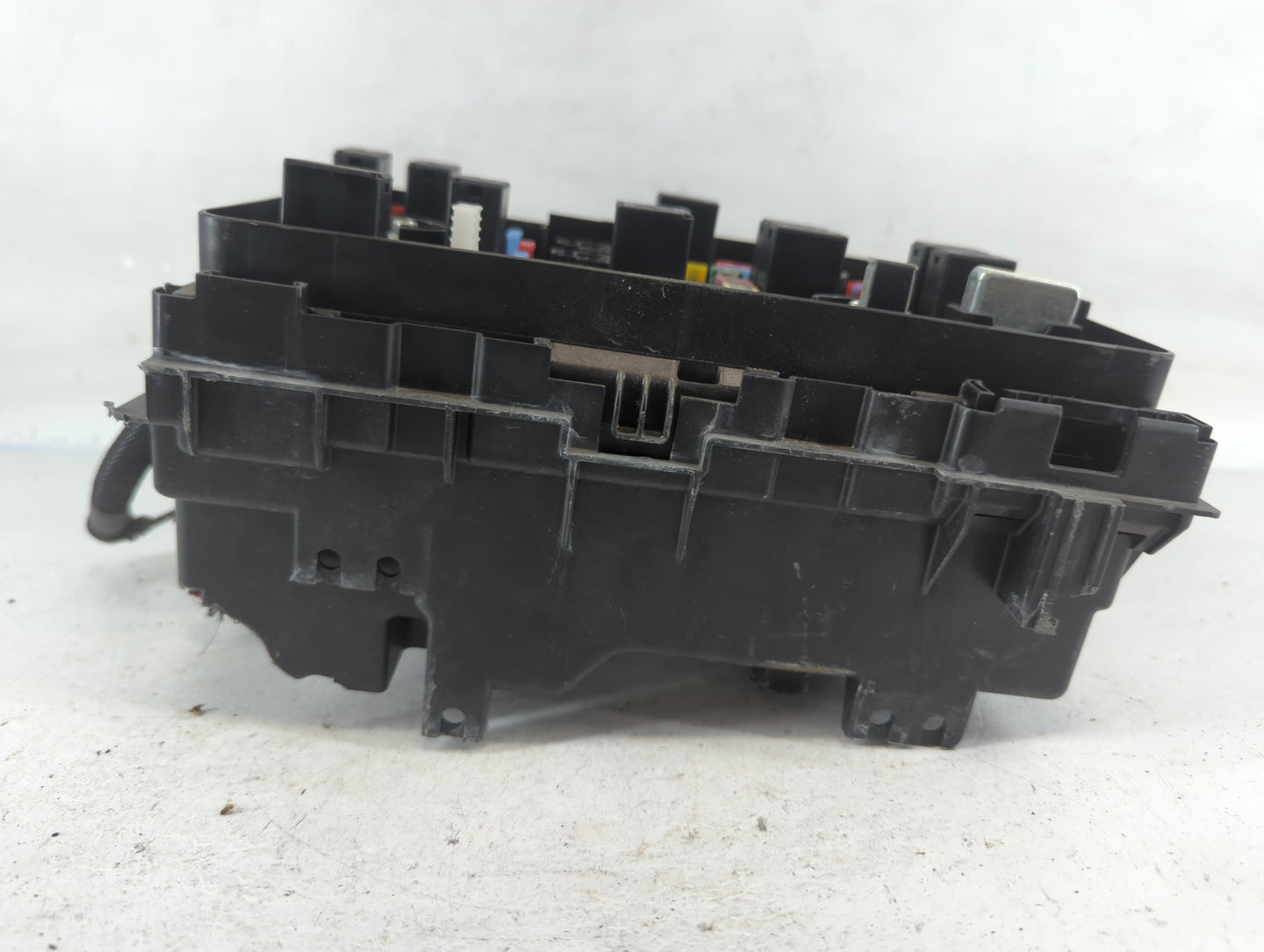 2018 Chrysler Pacifica Fusebox Fuse Box Panel Relay Module P/N:PP+20T+10GF 6356-5923 Fits OEM Used Auto Parts - Oemusedautoparts1.com