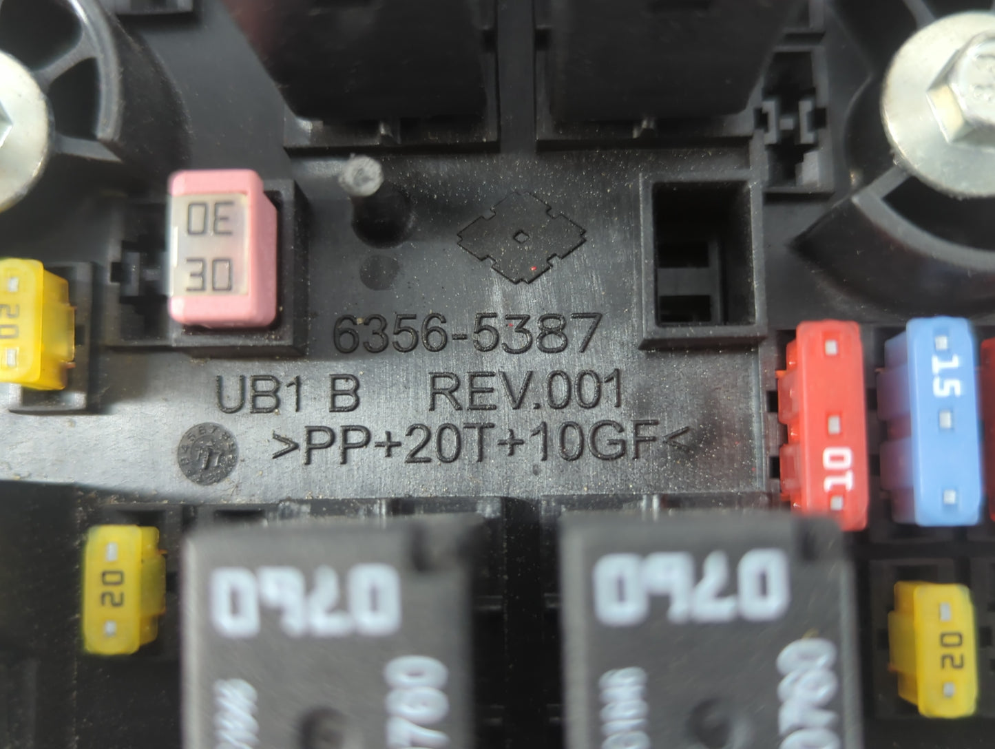 2018 Chrysler Pacifica Fusebox Fuse Box Panel Relay Module P/N:PP+20T+10GF 6356-5923 Fits OEM Used Auto Parts - Oemusedautoparts1.com