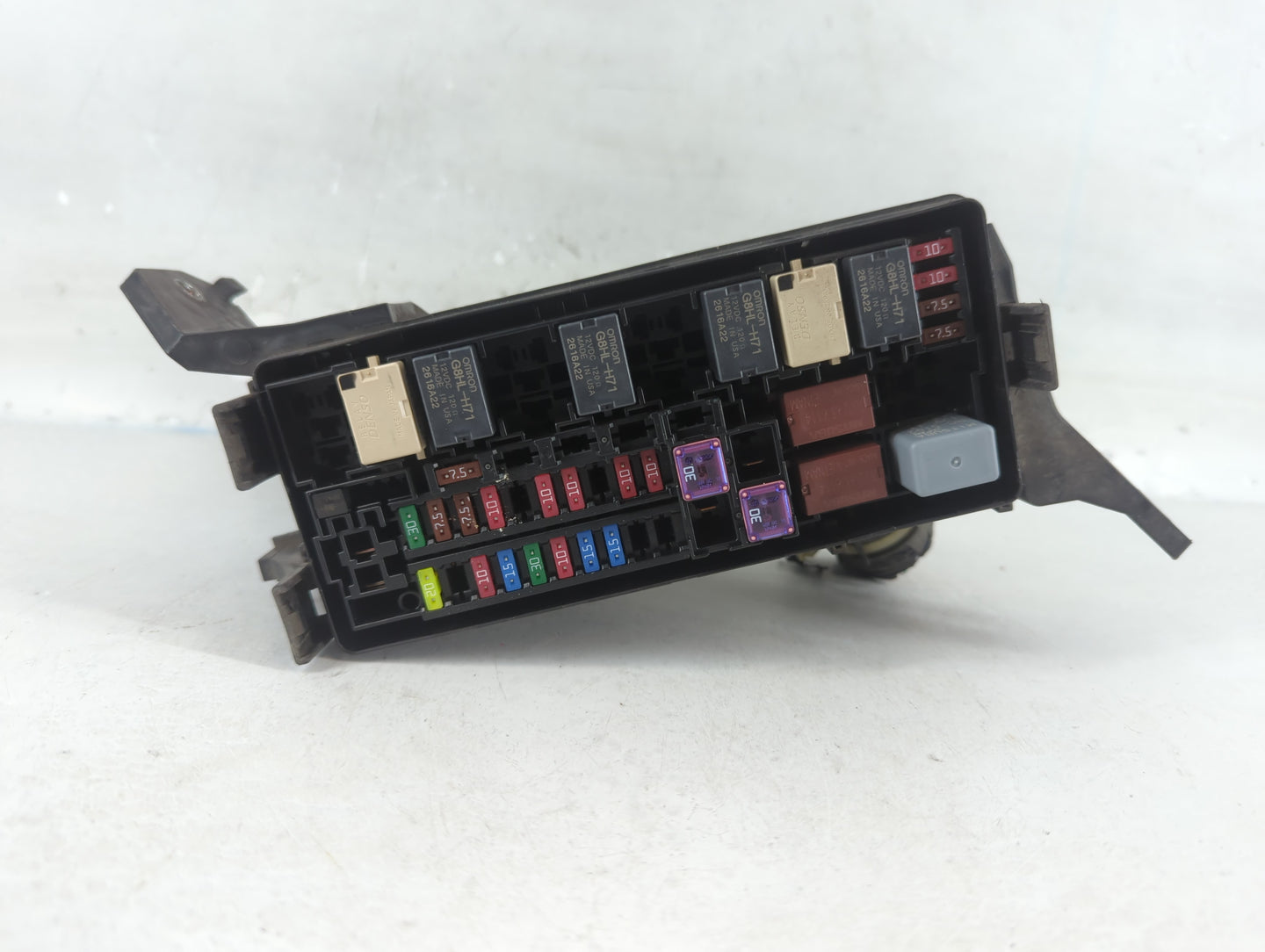 2016-2018 Honda Hr-V Fusebox Fuse Box Panel Relay Module P/N:T7A-C 4063 Fits Fits 2016 2017 2018 OEM Used Auto Parts - Oemusedautoparts1.com