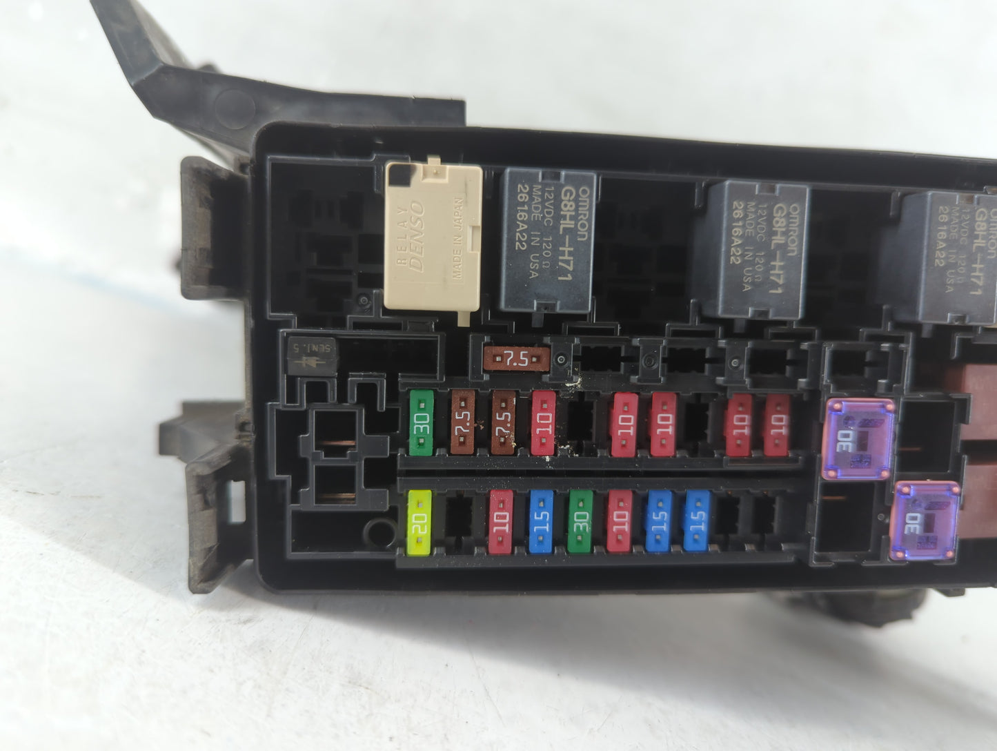 2016-2018 Honda Hr-V Fusebox Fuse Box Panel Relay Module P/N:T7A-C 4063 Fits Fits 2016 2017 2018 OEM Used Auto Parts - Oemusedautoparts1.com