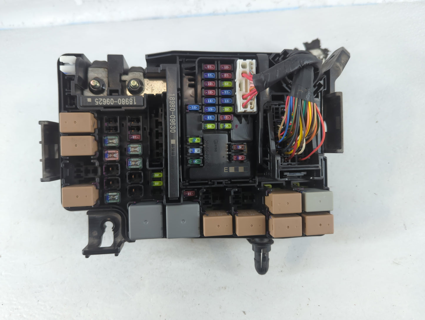 2017 Hyundai Elantra Fusebox Fuse Box Panel Relay Module P/N:91956-F2021 Fits OEM Used Auto Parts - Oemusedautoparts1.com