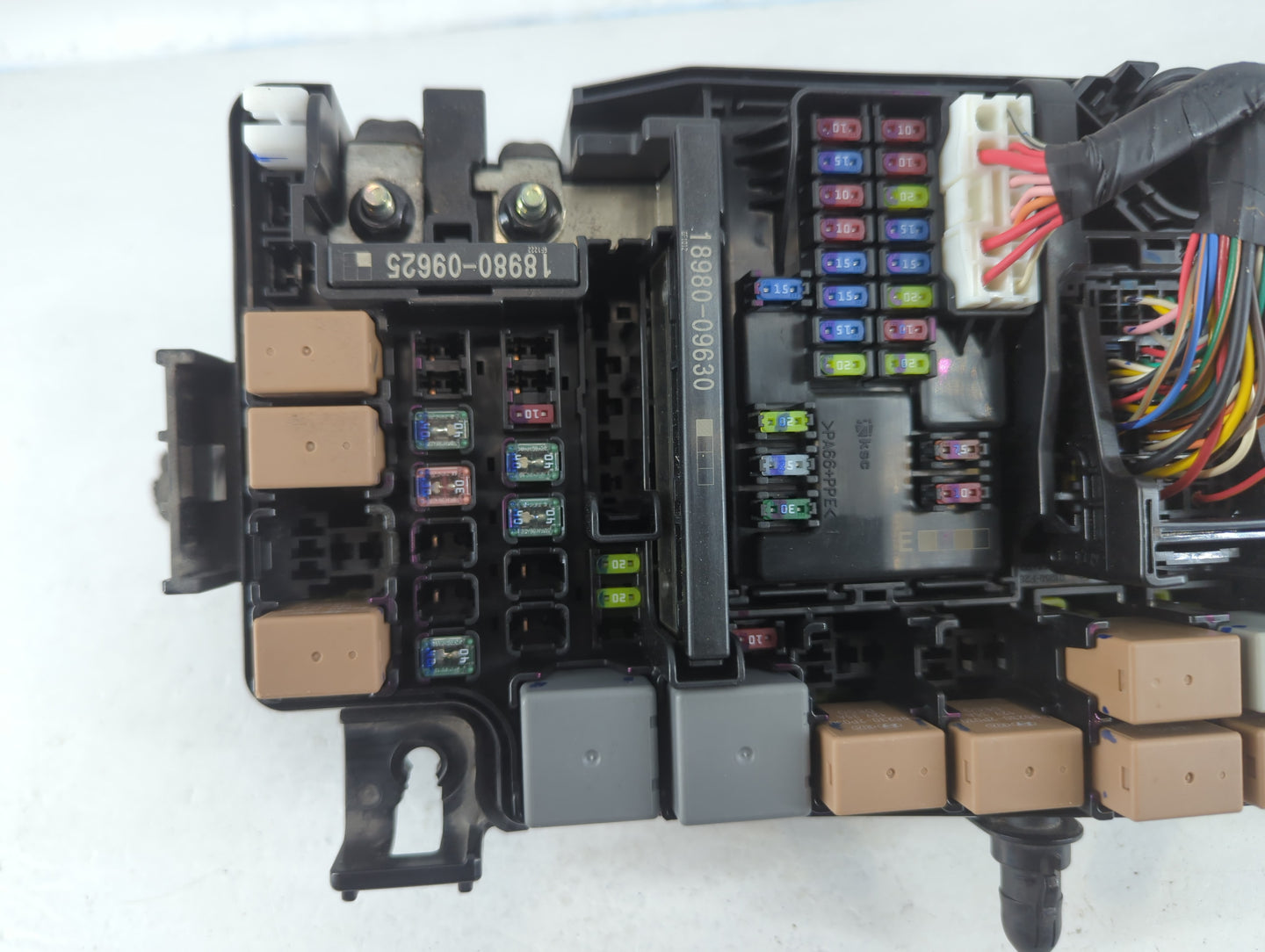 2017 Hyundai Elantra Fusebox Fuse Box Panel Relay Module P/N:91956-F2021 Fits OEM Used Auto Parts - Oemusedautoparts1.com