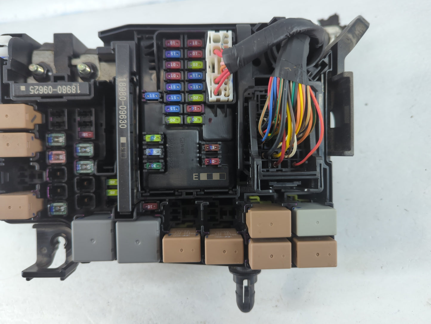 2017 Hyundai Elantra Fusebox Fuse Box Panel Relay Module P/N:91956-F2021 Fits OEM Used Auto Parts - Oemusedautoparts1.com