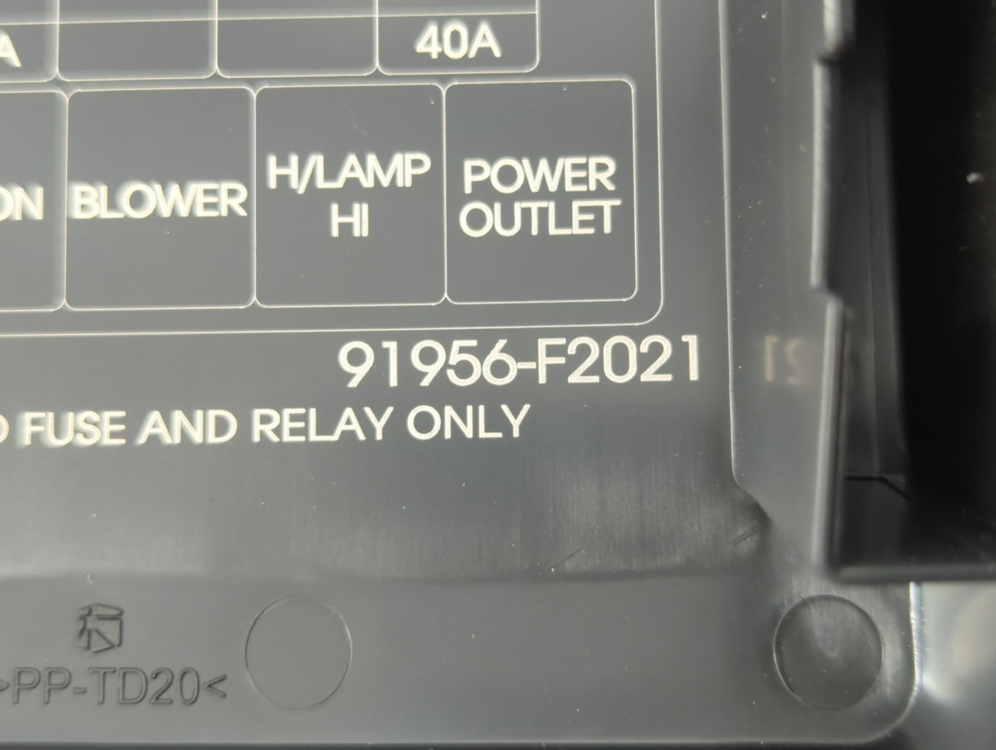 2017 Hyundai Elantra Fusebox Fuse Box Panel Relay Module P/N:91956-F2021 Fits OEM Used Auto Parts - Oemusedautoparts1.com