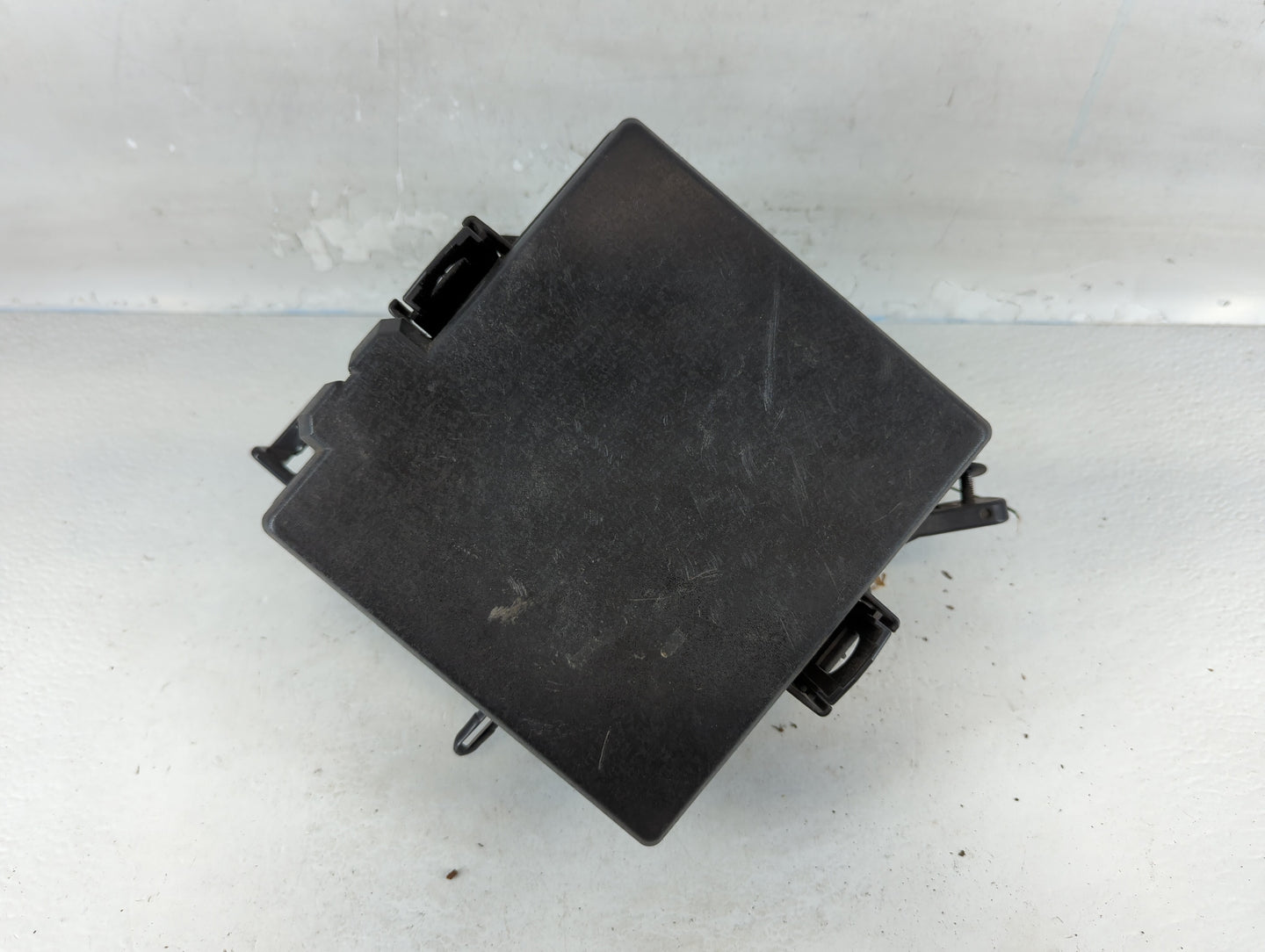 2016-2018 Hyundai Tucson Fusebox Fuse Box Panel Relay Module P/N:91422 D3052 91941-D3023 Fits Fits 2016 2017 2018 OEM Used Auto Parts - Oemusedautoparts1.com