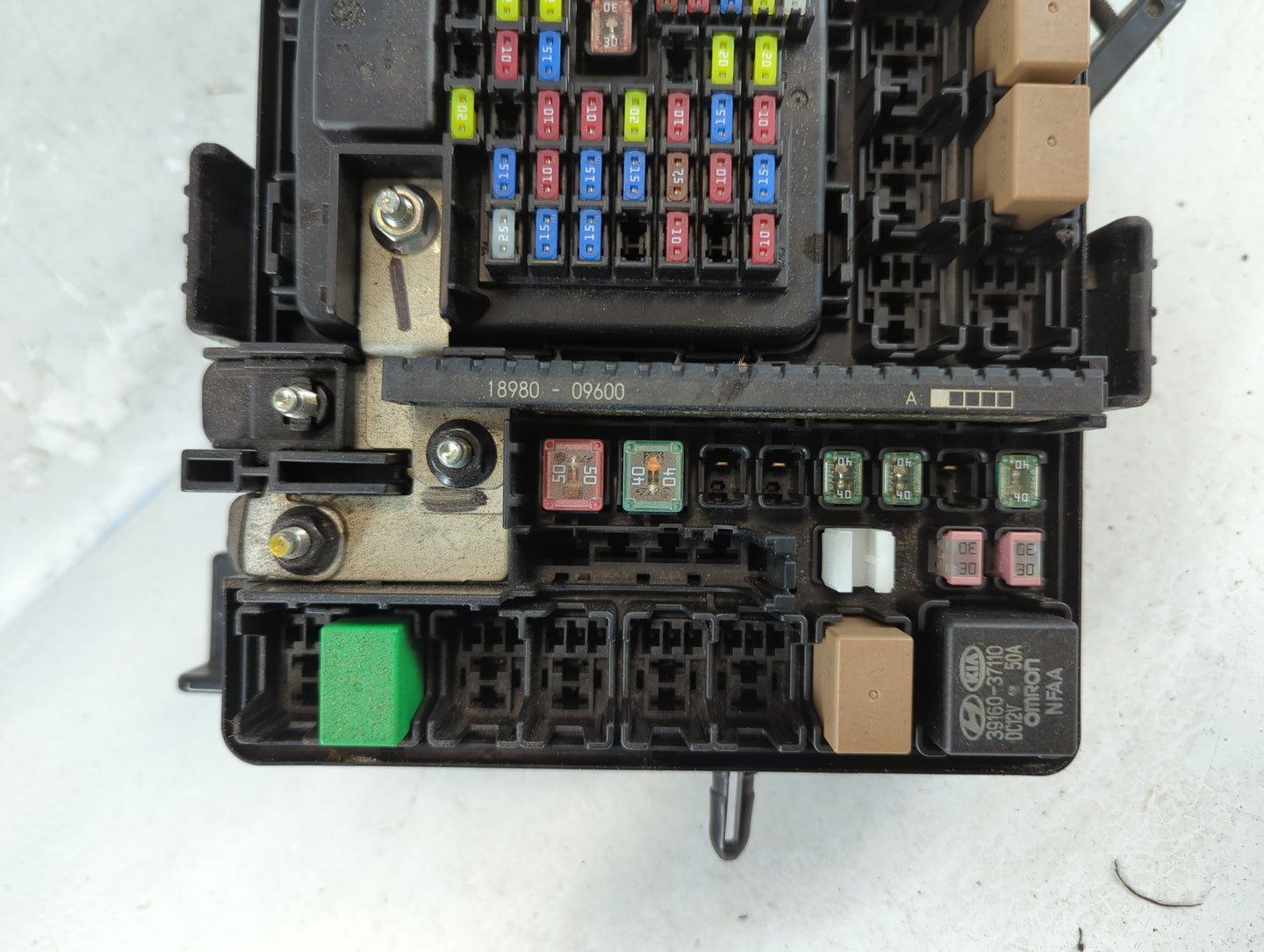2016-2018 Hyundai Tucson Fusebox Fuse Box Panel Relay Module P/N:91422 D3052 91941-D3023 Fits Fits 2016 2017 2018 OEM Used Auto Parts - Oemusedautoparts1.com