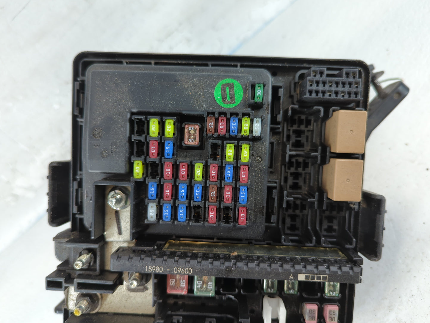 2016-2018 Hyundai Tucson Fusebox Fuse Box Panel Relay Module P/N:91422 D3052 91941-D3023 Fits Fits 2016 2017 2018 OEM Used Auto Parts - Oemusedautoparts1.com
