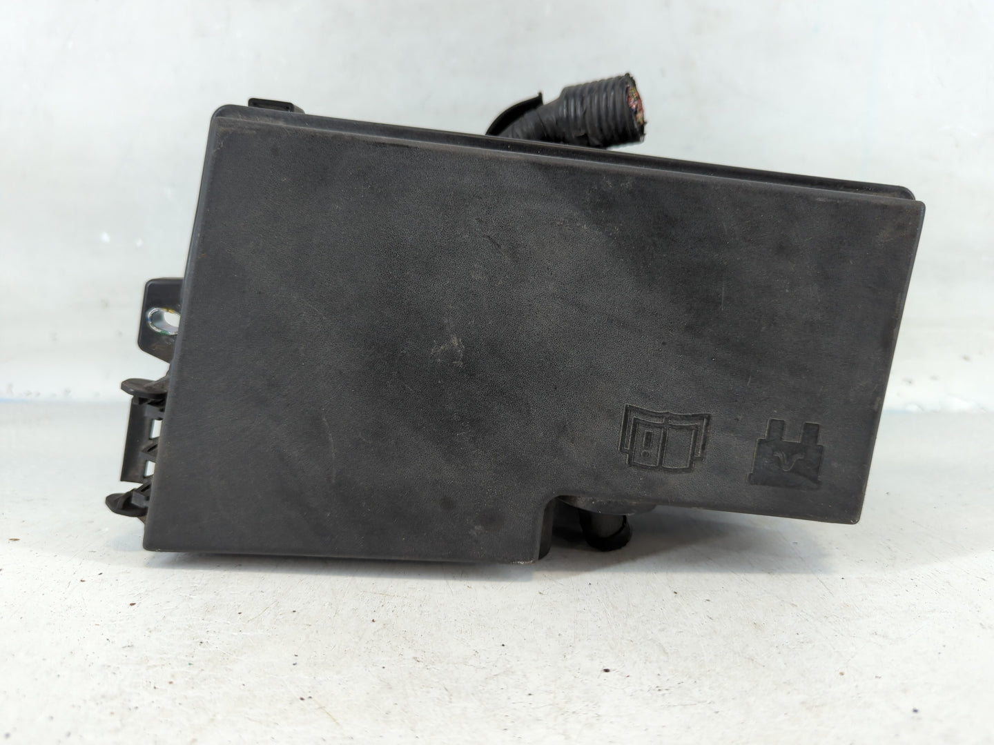 2010-2012 Mazda Cx-7 Fusebox Fuse Box Panel Relay Module P/N:518818109 Fits Fits 2010 2011 2012 OEM Used Auto Parts - Oemusedautoparts1.com